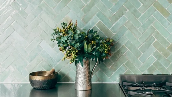 Azulejos de barro esmaltado: características, usos y diferencias.