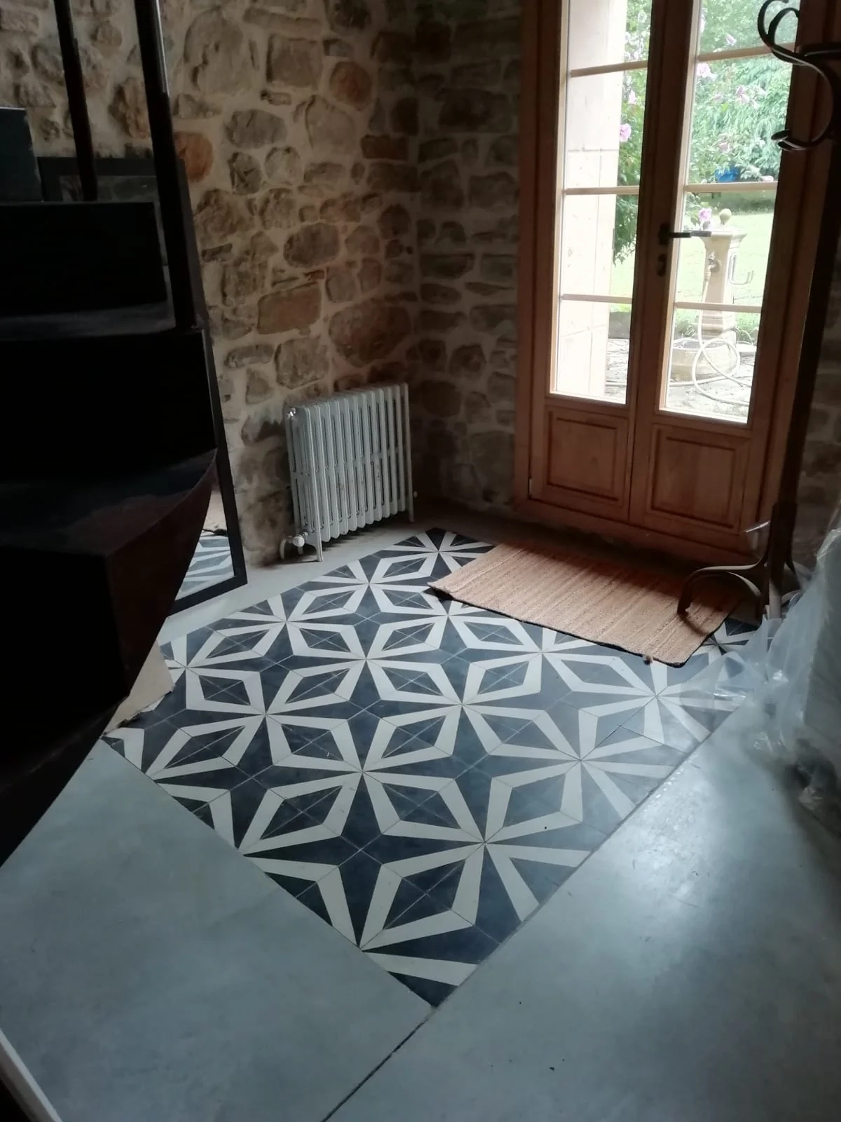 Suelo hidráulico en vivienda rústica
